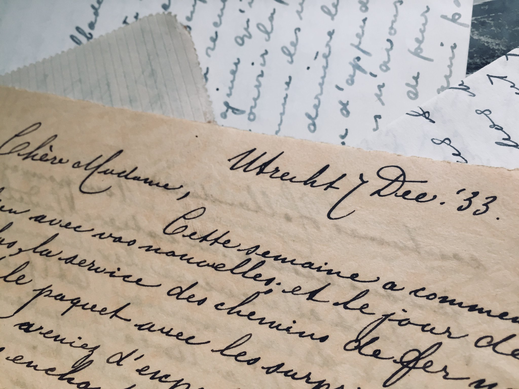 Je classe les documents par ordre chronologique : la plus vieille lettre remonte à 1933, alors adressée à la mère de Madeleine https://t.co/rFIIVrOal0